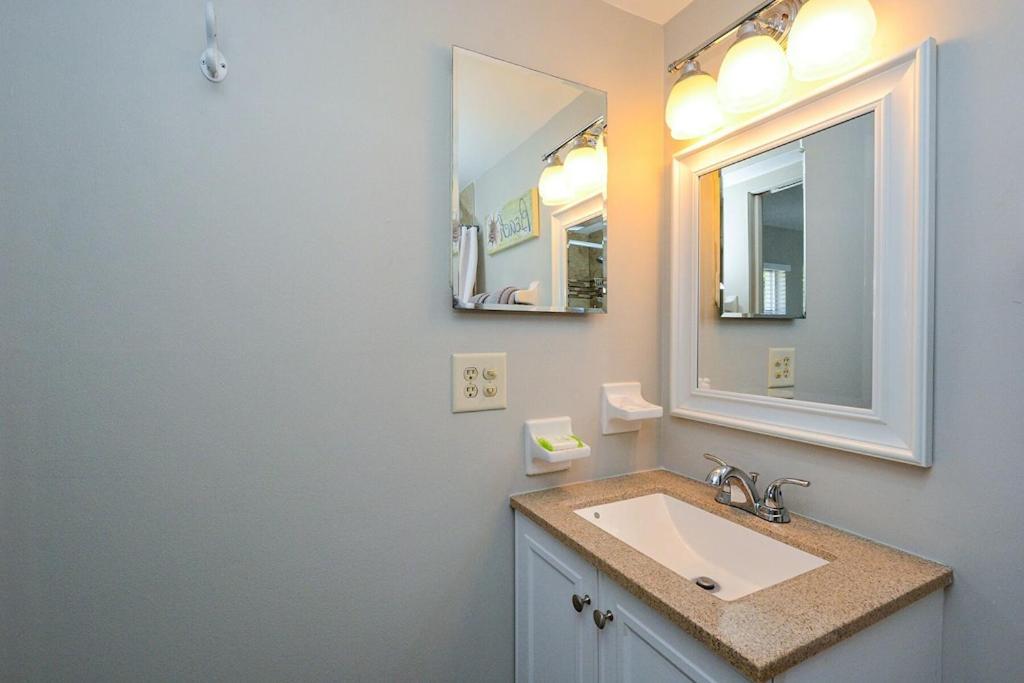 Canal 309 - Right In Siesta Key Village! Dış mekan fotoğraf