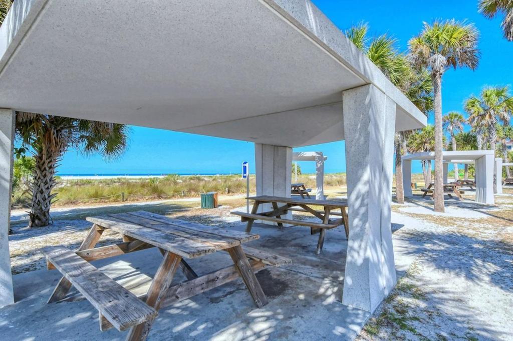 Canal 309 - Right In Siesta Key Village! Dış mekan fotoğraf