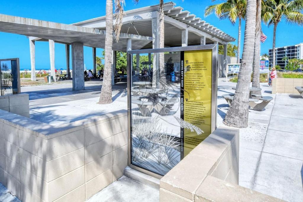 Canal 309 - Right In Siesta Key Village! Dış mekan fotoğraf